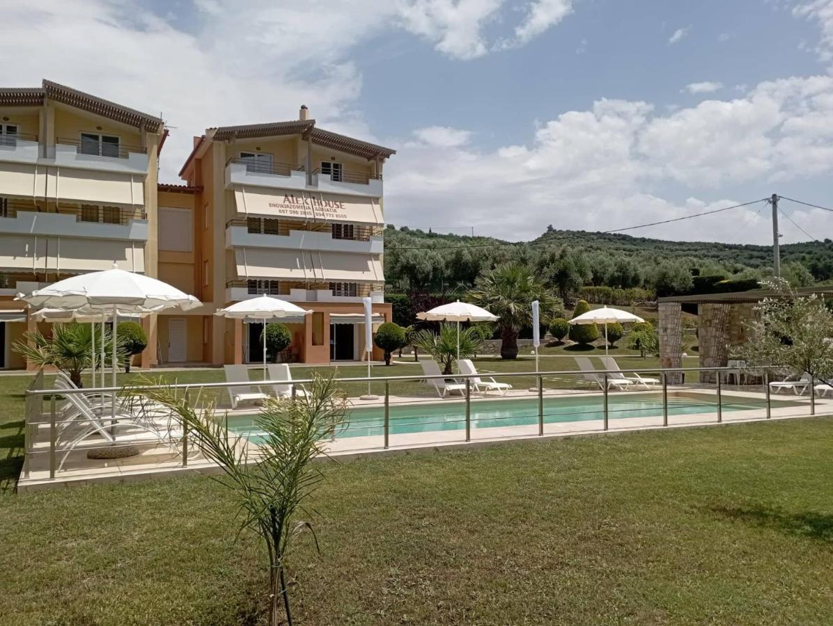 Alex House Aparthotel Zacharo Bagian luar foto
