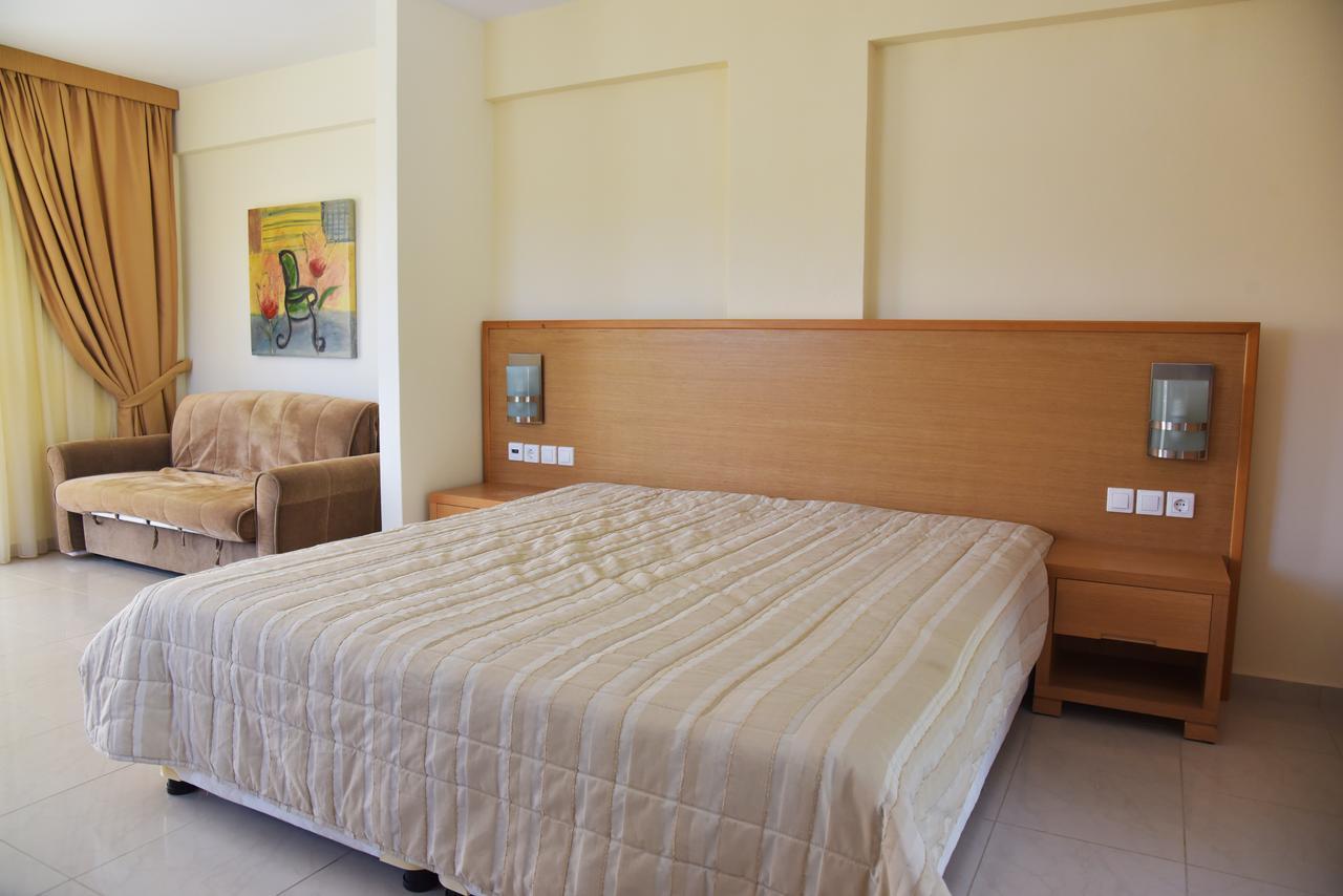 Alex House Aparthotel Zacharo Bagian luar foto