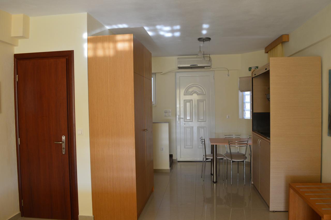 Alex House Aparthotel Zacharo Bagian luar foto