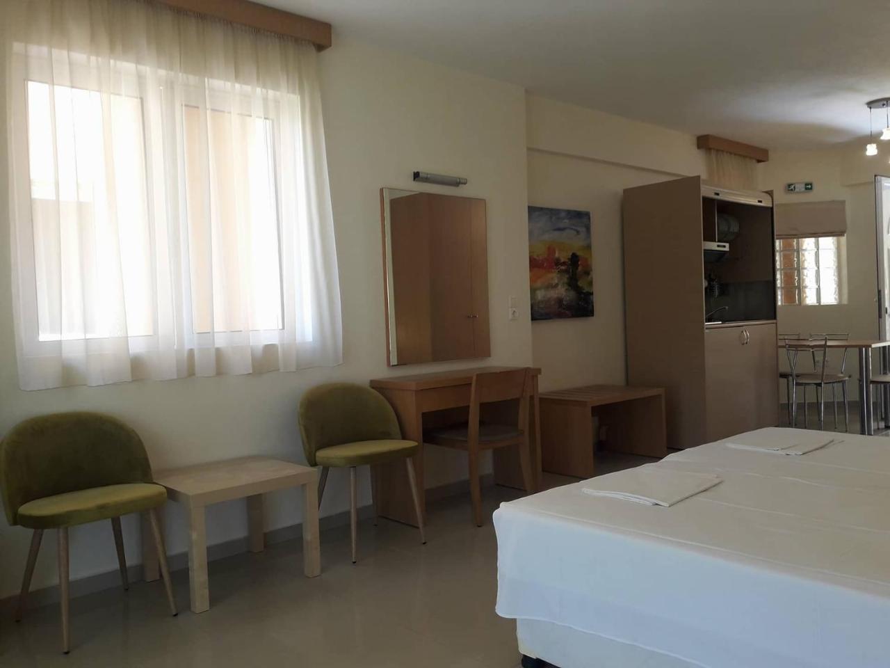 Alex House Aparthotel Zacharo Bagian luar foto